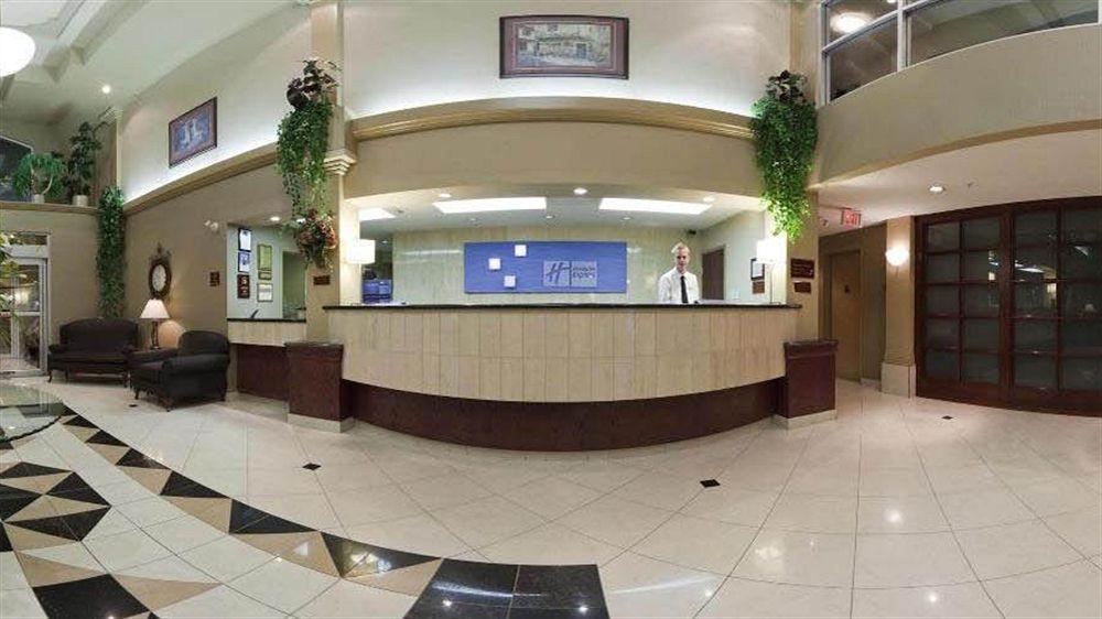 فندق هوليداي إن إكسبريس كالجاري ساوث YYC المظهر الخارجي الصورة